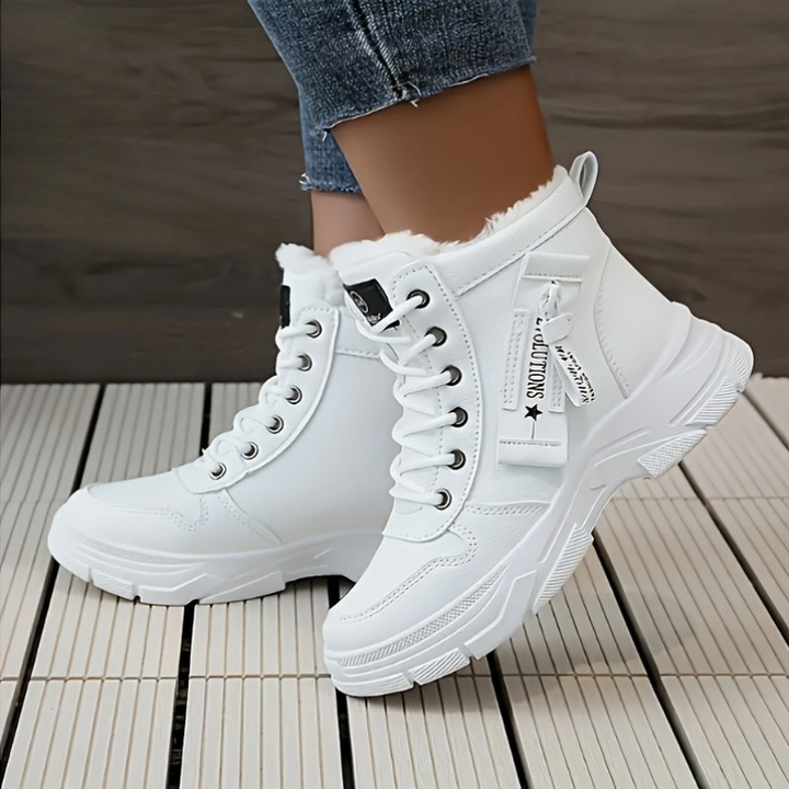 VICTORIA | VARMA SNÖRSTÖVLAR FÖR VINTERN